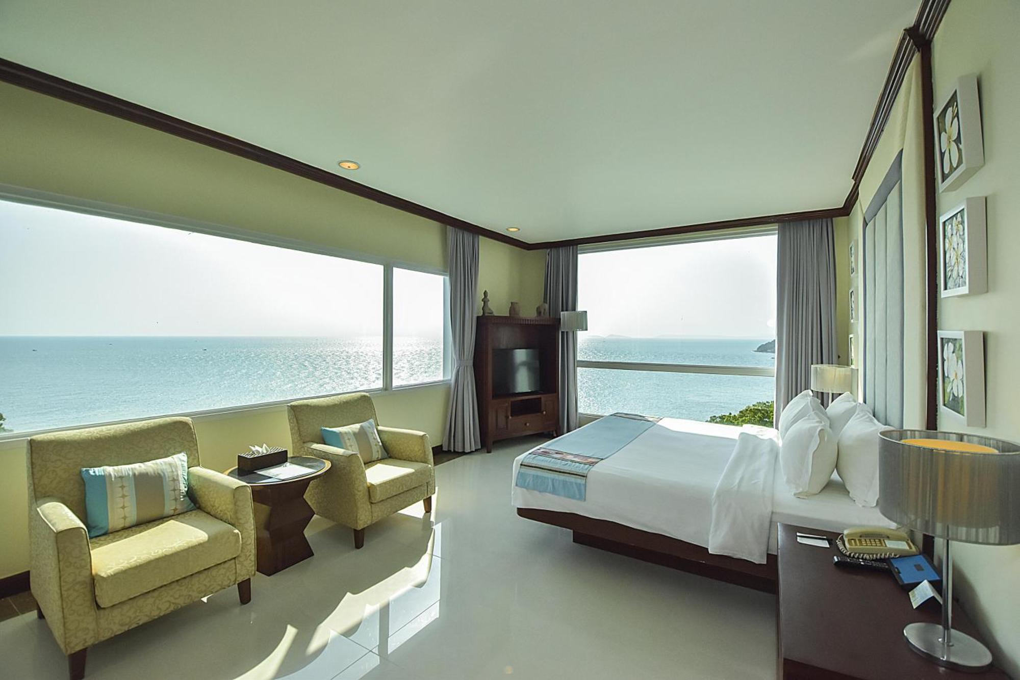Independence Hotel Resort & Spa Sihanoukville Exterior photo