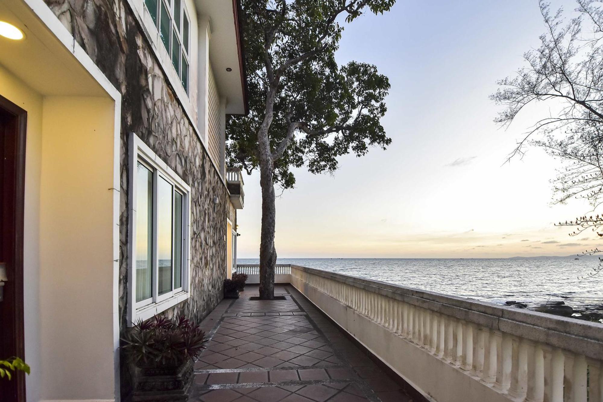 Independence Hotel Resort & Spa Sihanoukville Exterior photo