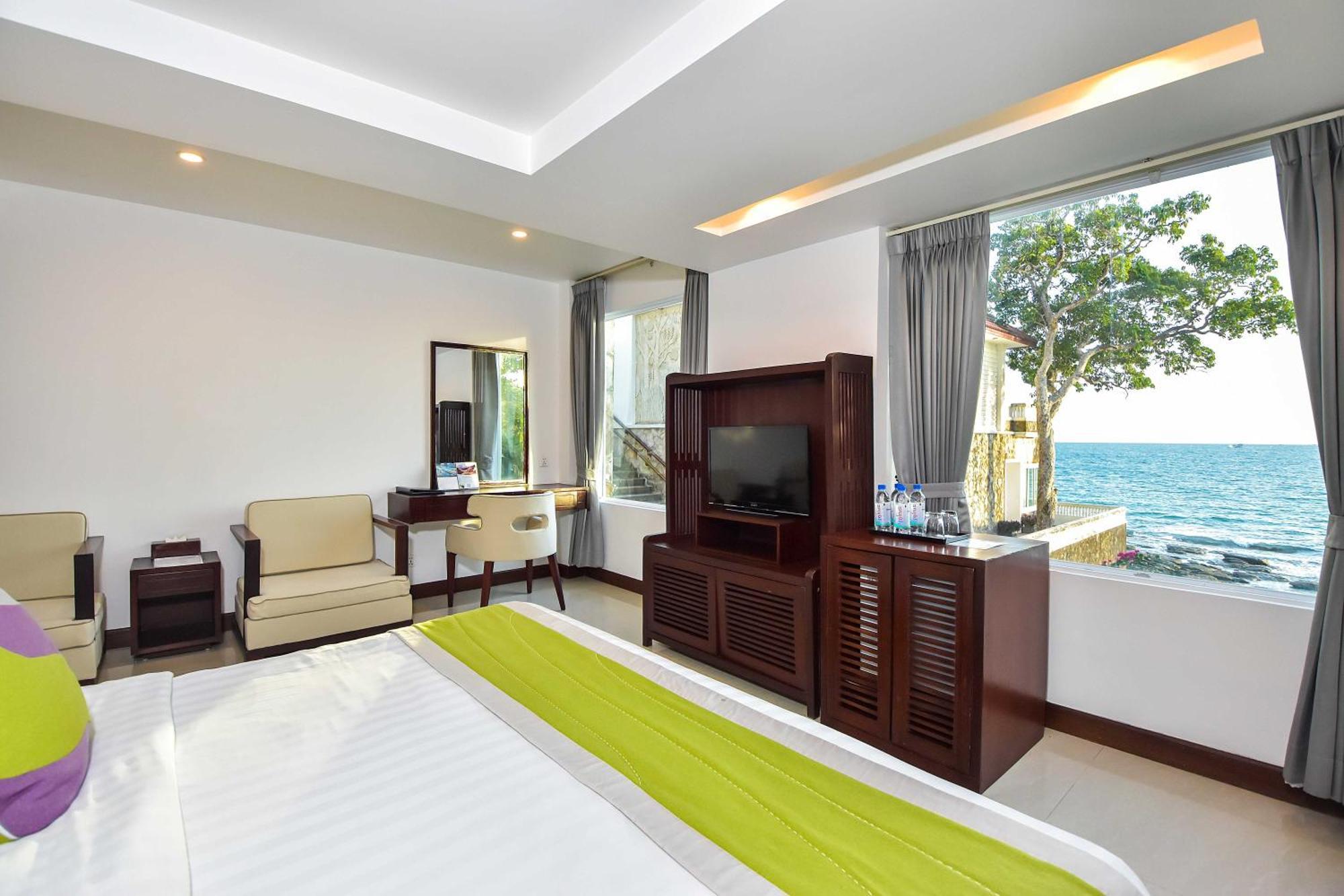 Independence Hotel Resort & Spa Sihanoukville Exterior photo